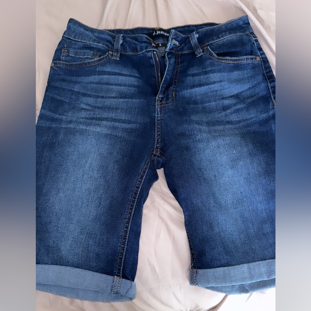 Bermuda jean shorts size 6